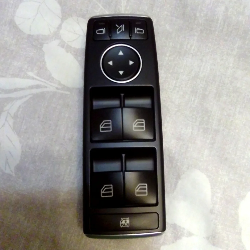 2017 Mercedes Benz control Module - Picture 1 of 4